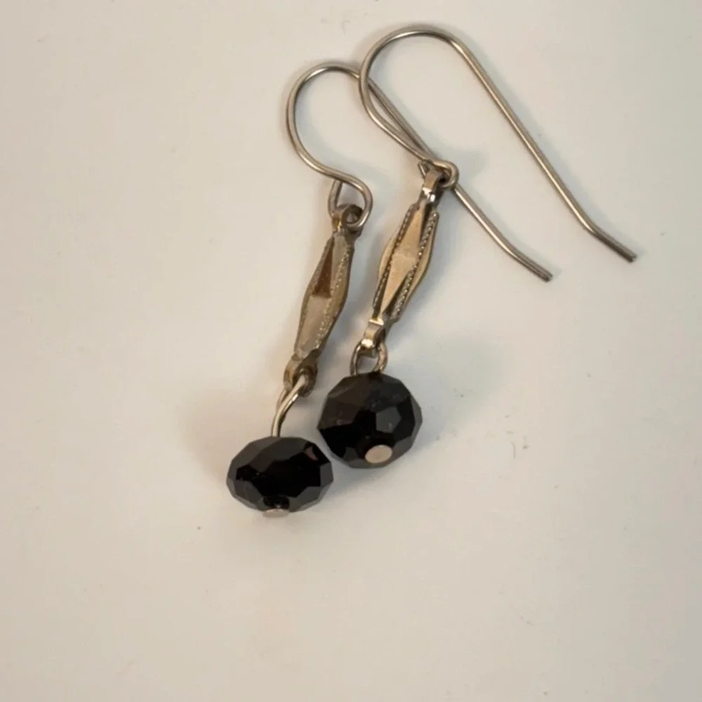 Vintage Glass Bead Dangle Earrings Red Black Boho Minimalist 90s Whimsygoth Goth